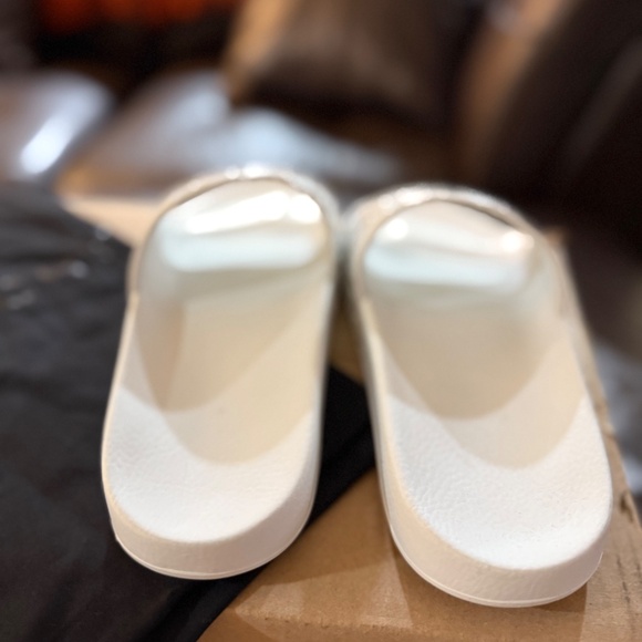 Givenchy slides - Picture 3 of 4